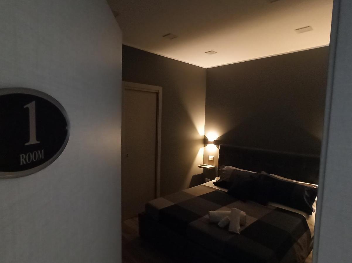 B&B Be Happy Taranto Bagian luar foto